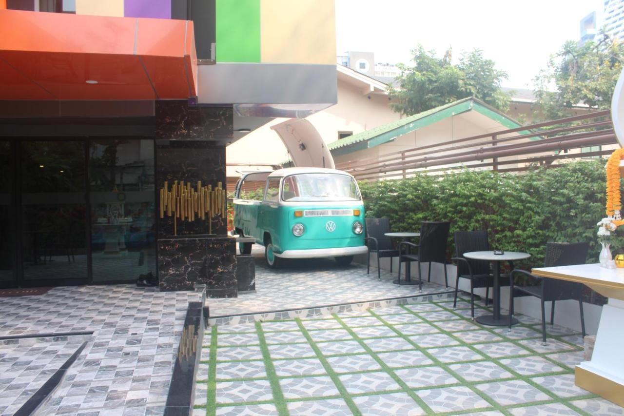 H-District Boutique Poshotel Bangkok Bagian luar foto