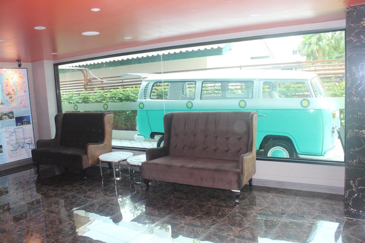 H-District Boutique Poshotel Bangkok Bagian luar foto